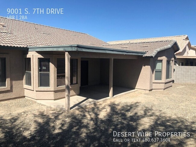 Building Photo - **COMING SOON** SPACIOUS 4 BED, 2 BATH HOM...