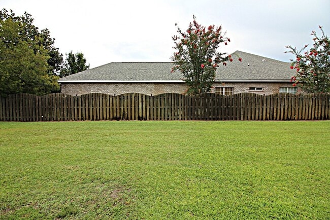 Building Photo - Beautifully Updated Patio Home In Niceville!