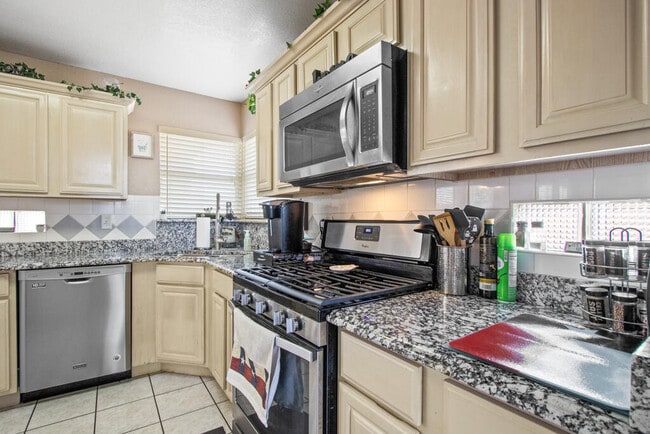 Building Photo - 12504 Sun Flare Dr