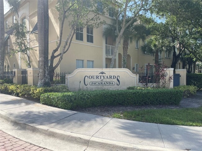 Primary Photo - 160 Jacaranda Country Club Dr