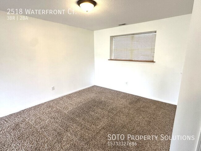 Building Photo - Lovely  3 bedroom, 2 bathroom home located...