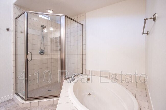 Building Photo - 14590 W Hidden Terrace Loop