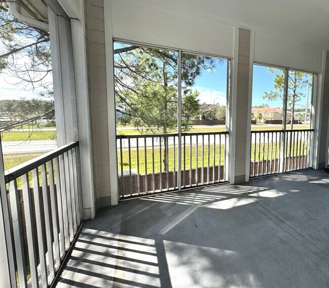 Building Photo - 3BR/3BA Eagle Harbor Condo w/ Garage