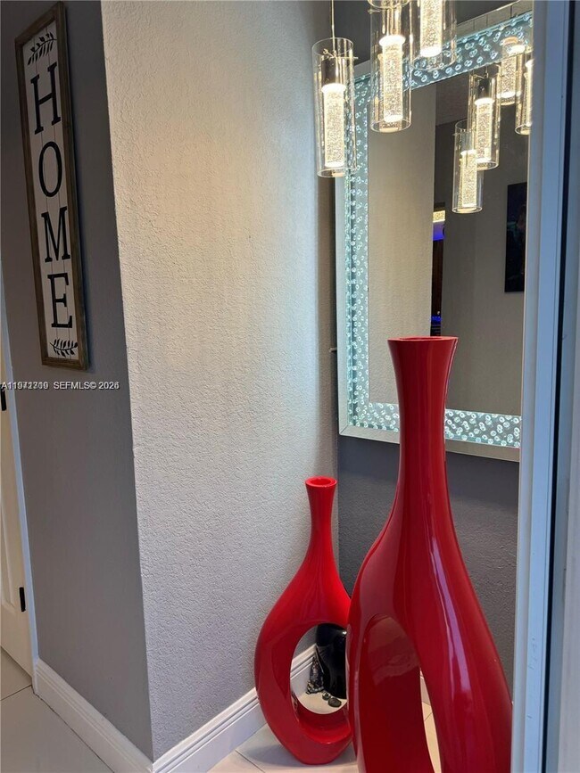 Building Photo - 3870 W 8th Ln