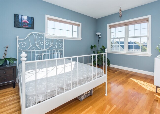 Building Photo - 199 Broadway