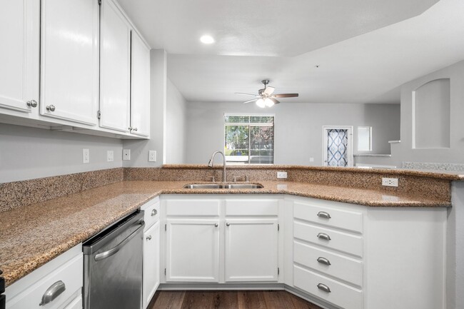 Building Photo - **7543 W Liberty Pkway #655 Fontana** Beau...
