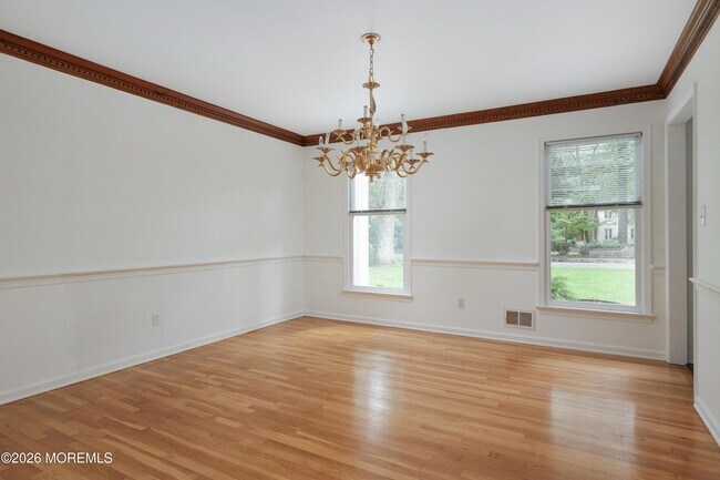 Building Photo - 18 Seven Oaks Dr