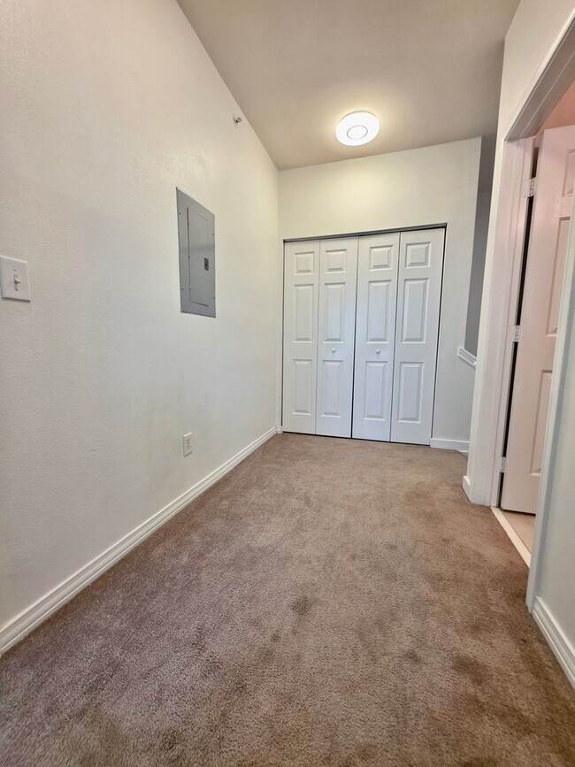 Building Photo - Two bedroom in the heart of Daniel Island - Daniel's Landing