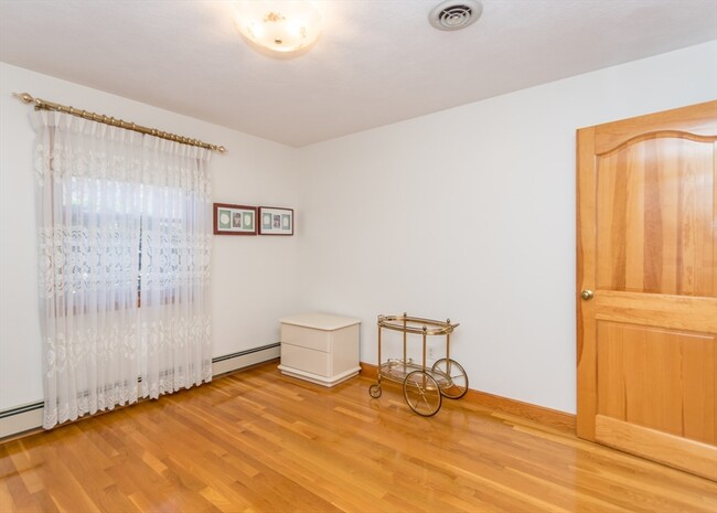 Building Photo - 80 Woodcliff Dr