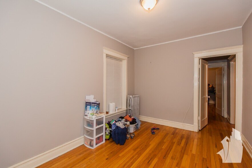 Building Photo - 2061 W Birchwood Ave