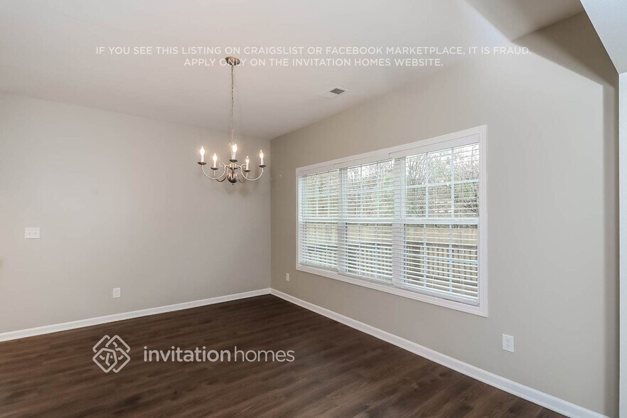 Building Photo - 5135 Blue Ash Ct