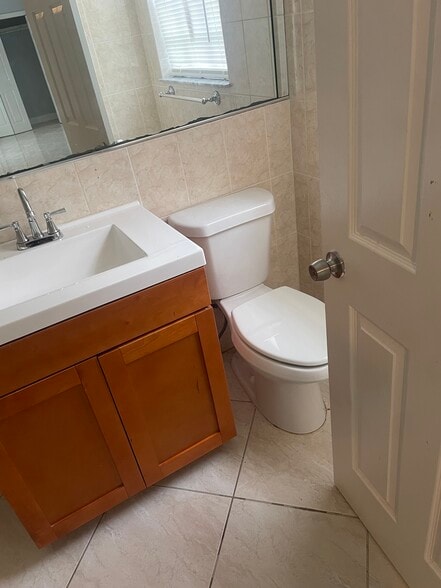 Building Photo - 3380 NW 39th St