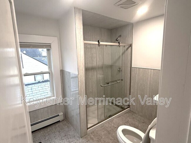 Building Photo - 61 Chapel St