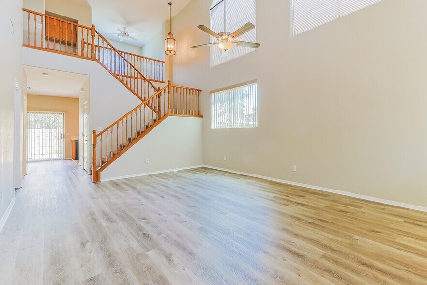 Building Photo - 125 N 22nd Pl