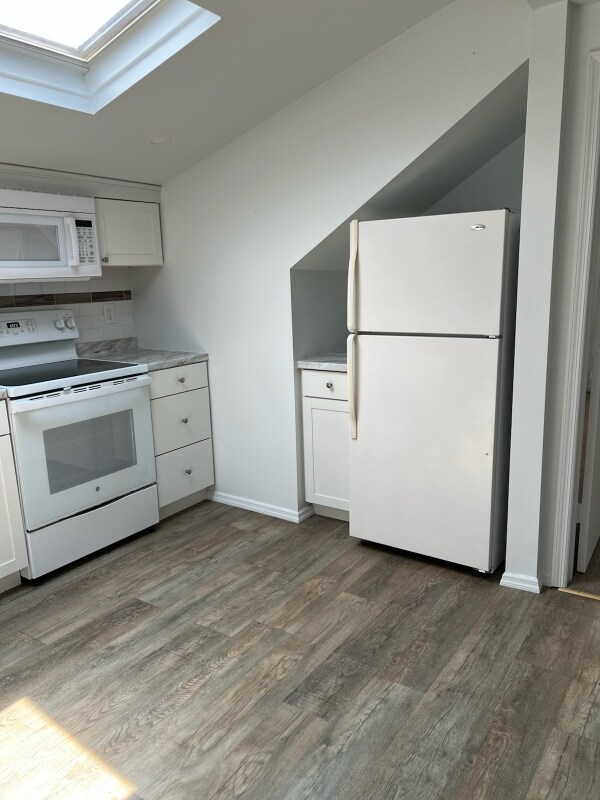 Building Photo - 18 Linden Pl