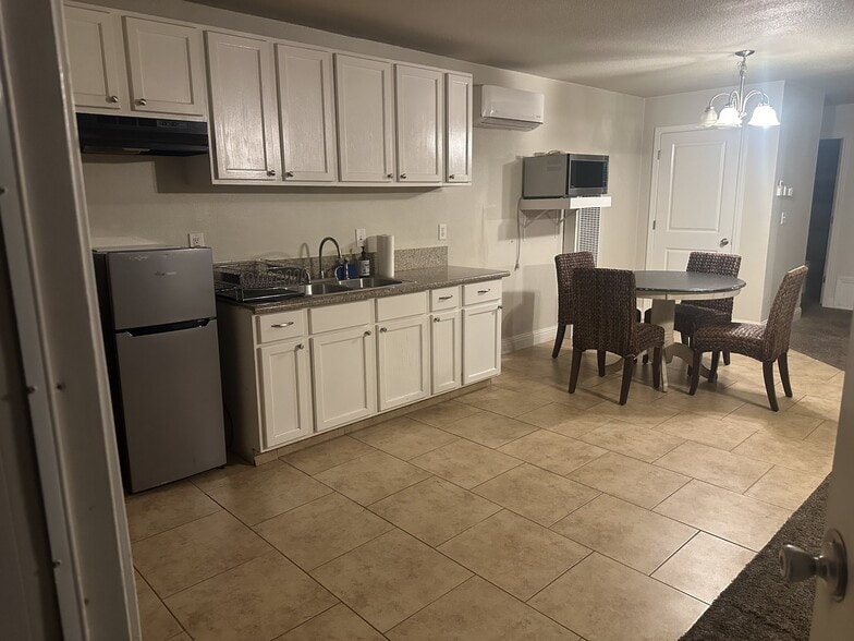 Building Photo - 43022 Apache Rnch Rd