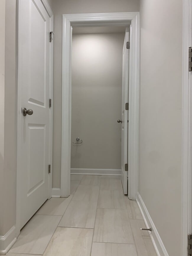 Building Photo - 1624 Vlg Grv Ln