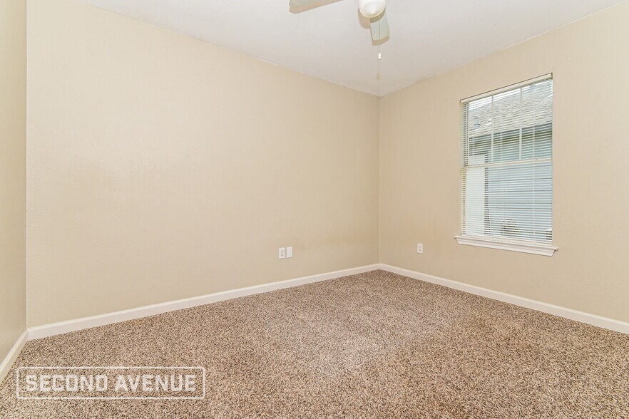 Building Photo - 318 Woodard St