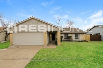 Building Photo - 2020 Cedarwood Dr