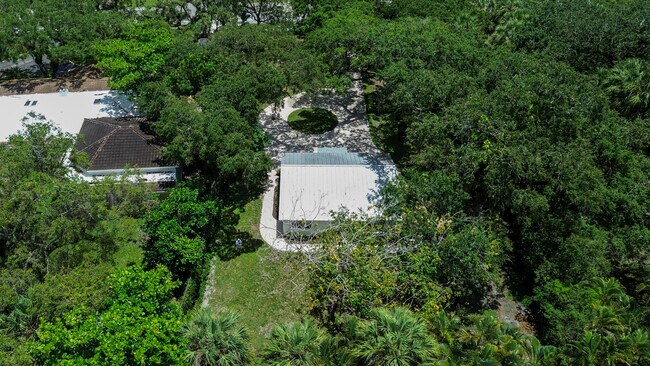 Building Photo - 2101 Riverland Rd