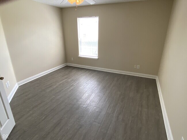 Building Photo - 12853 Courage Crossing