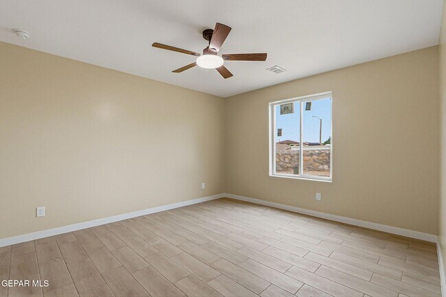 Building Photo - 6002 1/2 Pam McCall Drive Unit 5