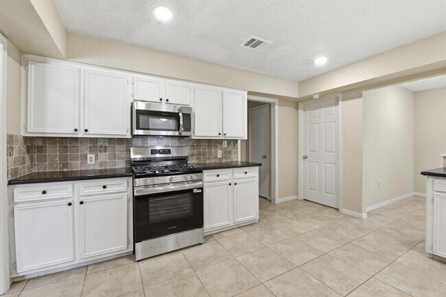 Building Photo - 9052 Zapata Way