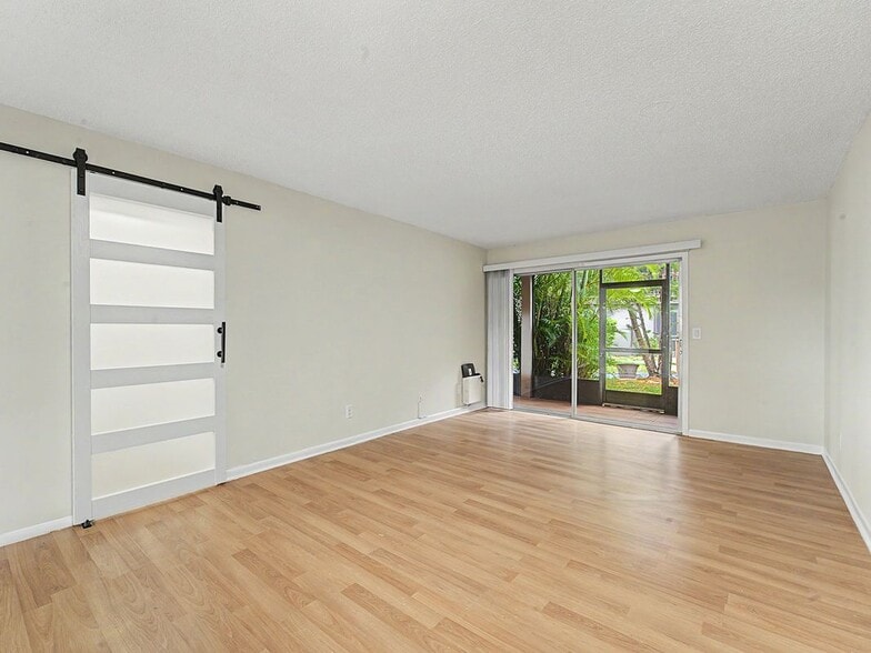 Building Photo - 6314 Newtown Cir
