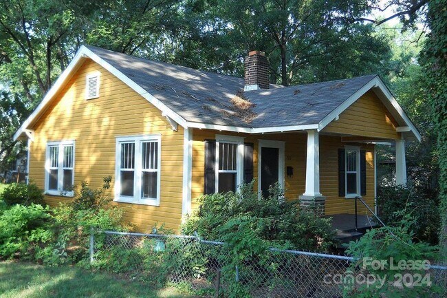 Primary Photo - 710 E 19th St