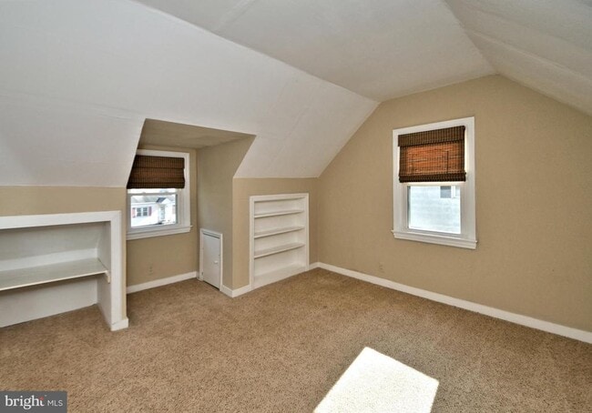 Building Photo - 660 Osborne Ave