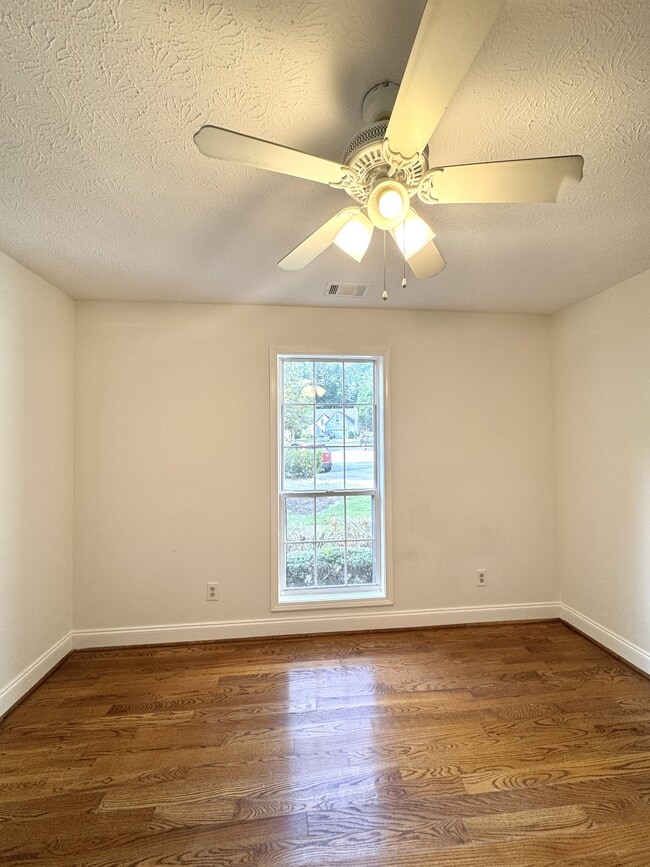 Building Photo - 1116 Venice Cir