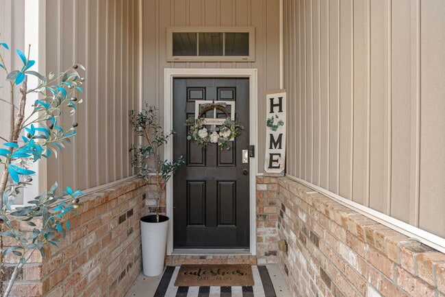 Building Photo - 124 Lillian Wy