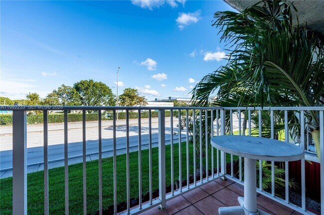 Building Photo - 250 NW 107th Ave