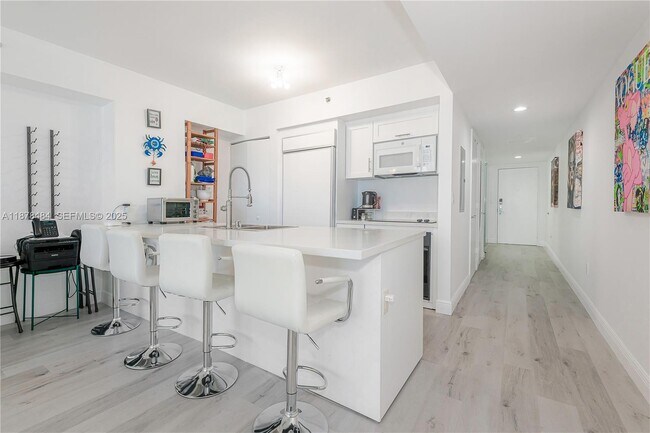 Building Photo - 1830 S Ocean Dr