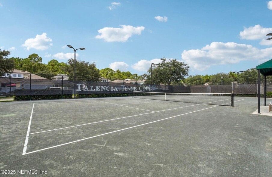 Building Photo - 73 Calle de Paz