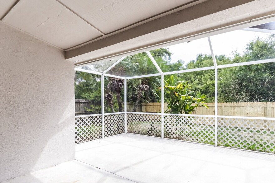 Building Photo - 1107 Crimson Clover Ln