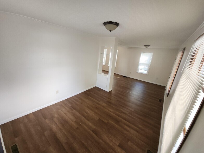 Living Room - 1402 Lynn St