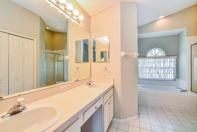 Building Photo - 2297 Blake Way