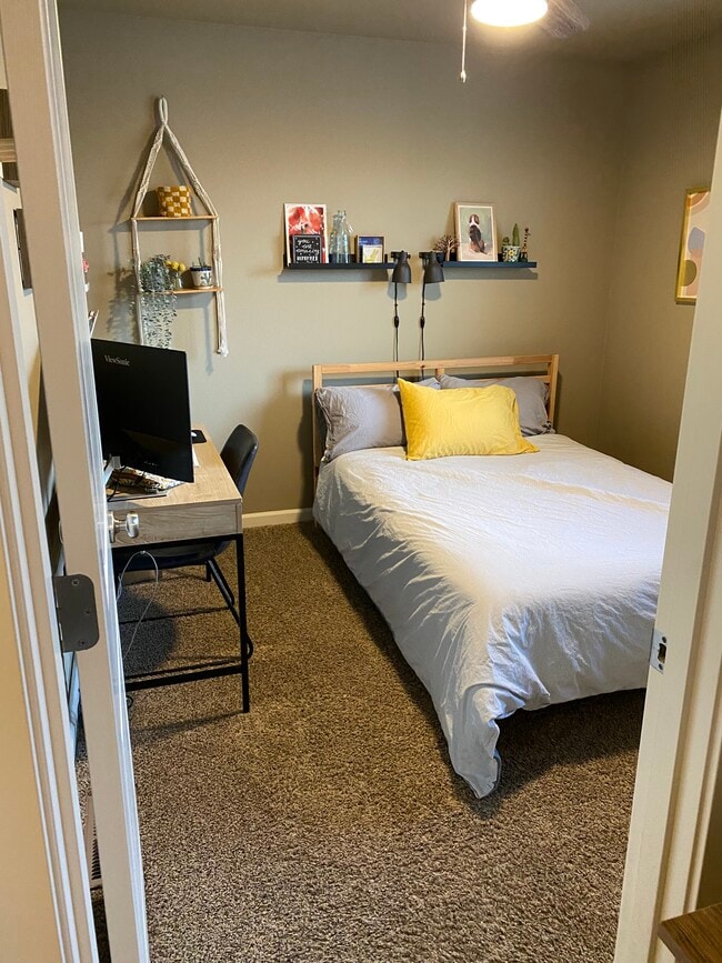 Building Photo - 5222 NE 129th Ave