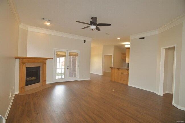 Building Photo - 611 River Birch Dr