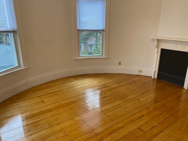 Building Photo - 245 Beacon St