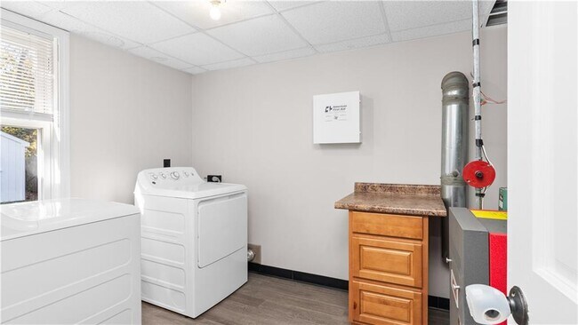 Building Photo - 15 Abbott Ave