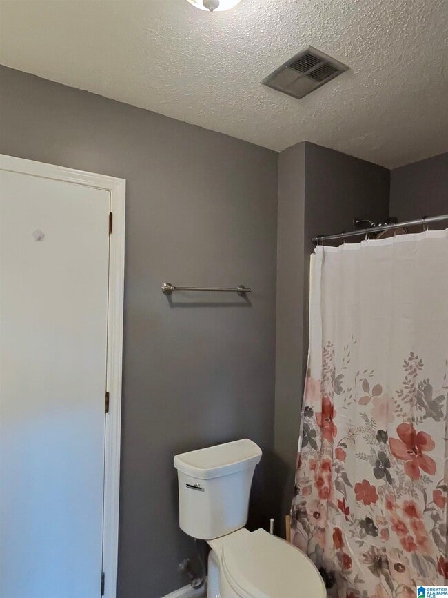 Building Photo - 716 Jamestown Ln