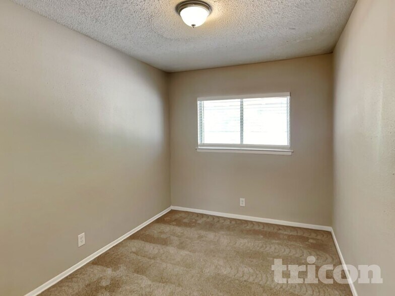 Building Photo - 5015 Walt Schirra St