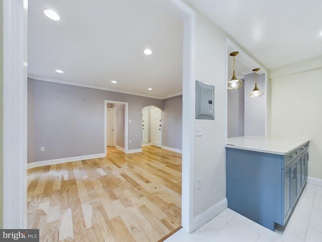 Building Photo - 3051 Idaho Ave NW