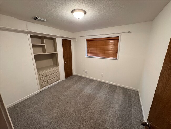 Building Photo - 10423 Sagemeadow Ln