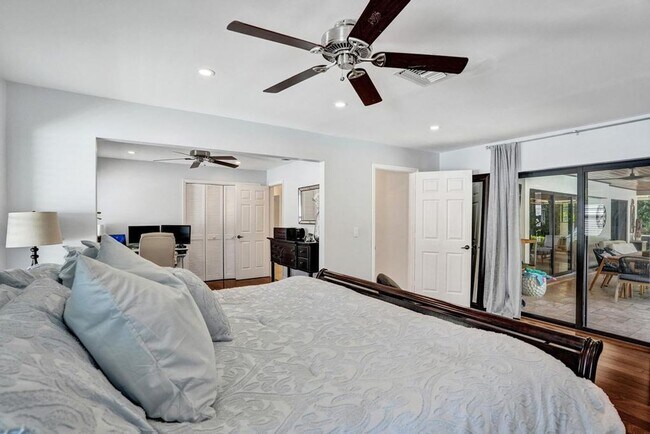 Building Photo - Boca Raton Beautifully Updated 4 Bedroom Pool Home