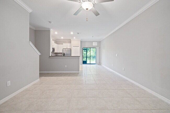 Building Photo - "Charming Water-view Retreat in a gated co...