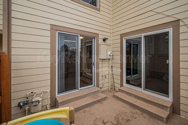 Building Photo - 14129 E Warren Pl