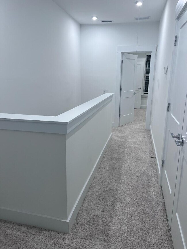 Building Photo - 4020 Capital Rdg Ct